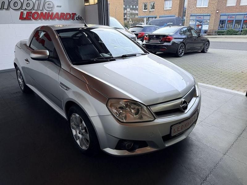 Gebraucht Opel Tigra 90 PS (66 kW) 2006 Silber (metallic) Cabrio
