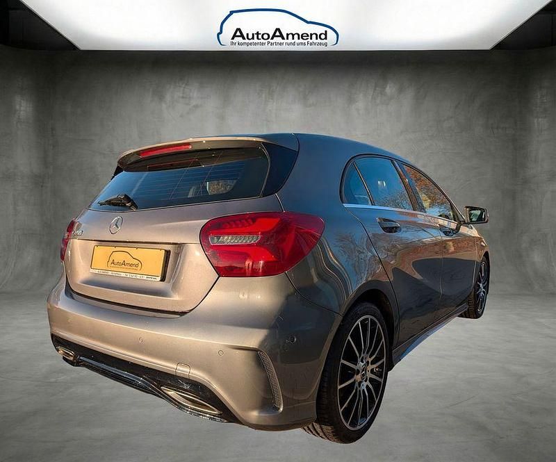Gebraucht Mercedes A200 Business 156 PS (114 kW) 2018 Mountaingrau  met. Limousine