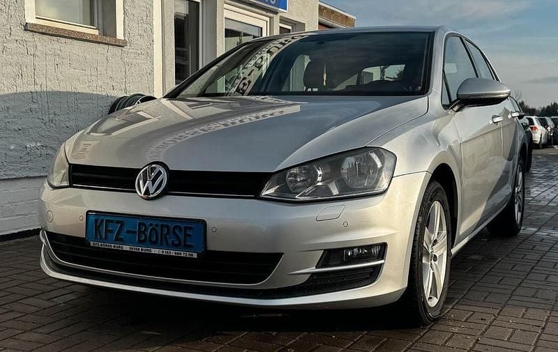 Silber Gebraucht 2014 VW Golf Comfortline Limousine | 8.700 € (Fairer Preis) - Bild 1/4