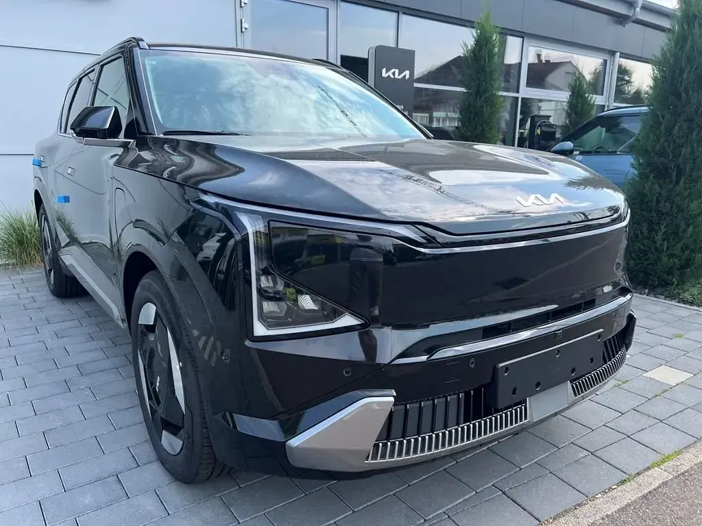 Neu Kia EV5 Earth 160 kW (218 PS) 2026 Fusion black SUV
