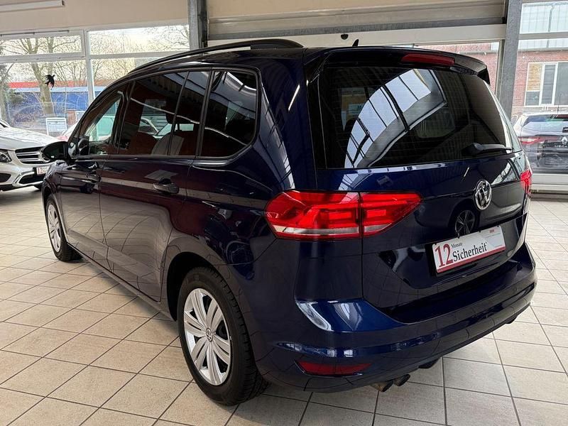 Gebraucht VW Touran Comfortline 150 PS (110 kW) 2016 Blau Van / Kleinbus