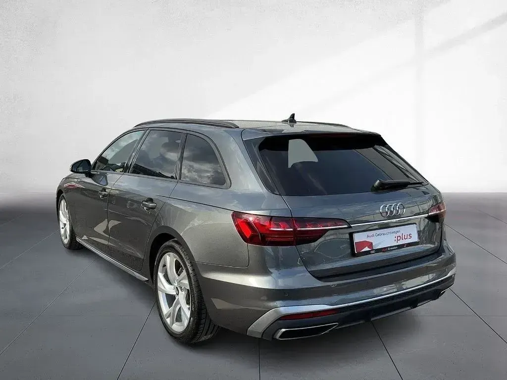 Używany Audi A4 S-Line 204 KM (150 kW) 2022 Szary Kombi