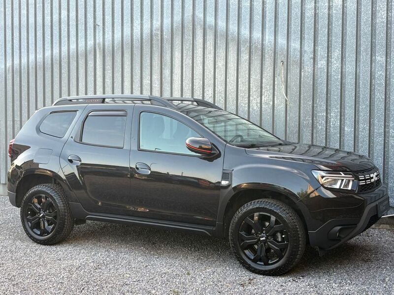 Schwarz Gebraucht 2023 Dacia Duster Extreme SUV | 18.900 € (Fairer Preis) - Bild 1/4