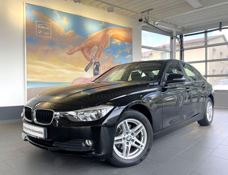 Schwarz Gebraucht 2014 BMW 316 Limousine | 10.820 € (Fairer Preis) - Bild 1/4