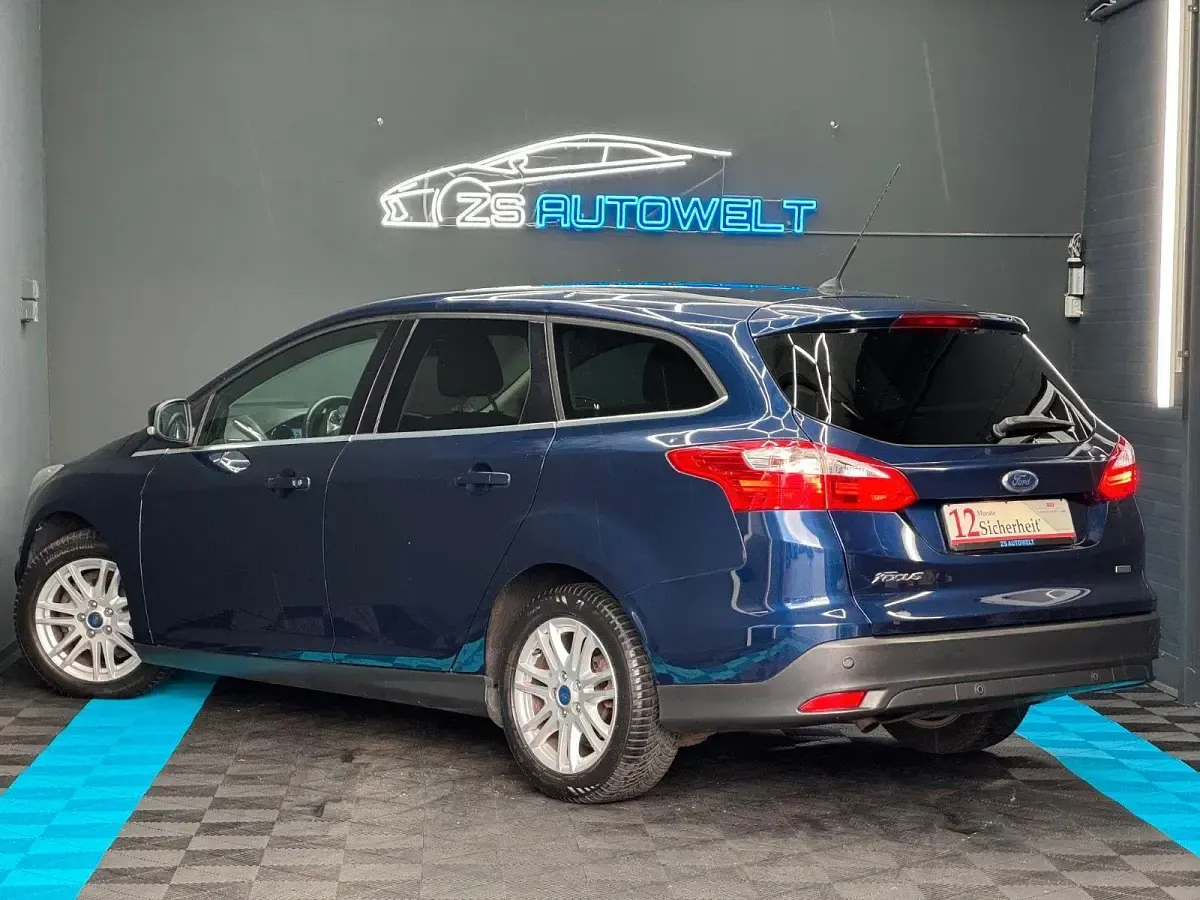 Gebraucht Ford Focus Titanium 101 PS (74 kW) 2013 Blau Kombi