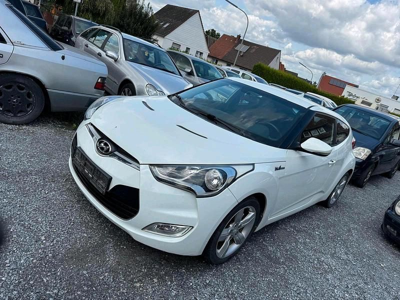 Weiß Gebraucht 2011 Hyundai Veloster Kleinwagen | 5.500 € (Guter Preis) - Bild 1/4