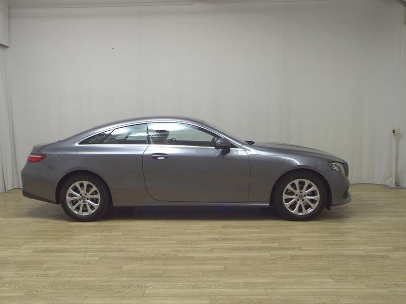 Grau Gebraucht 2017 Mercedes E200 Avantgarde Coupé | 24.980 € (Superpreis) - Bild 1/4