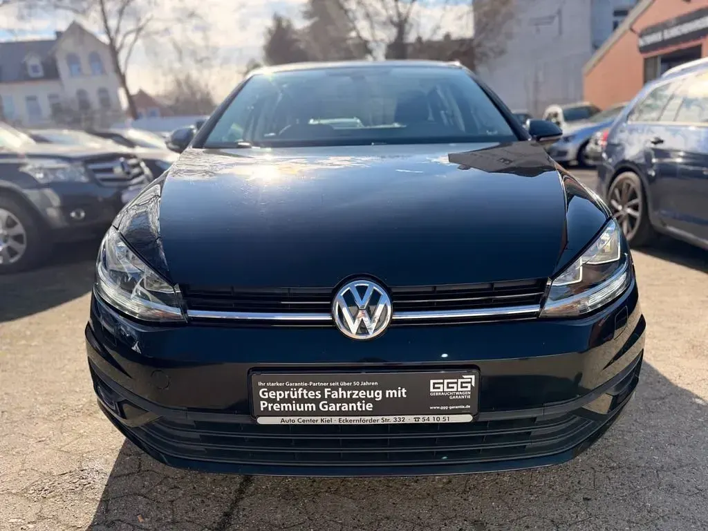Gebraucht VW Golf VII Trendline 116 PS (85 kW) 2017 Schwarz Limousine