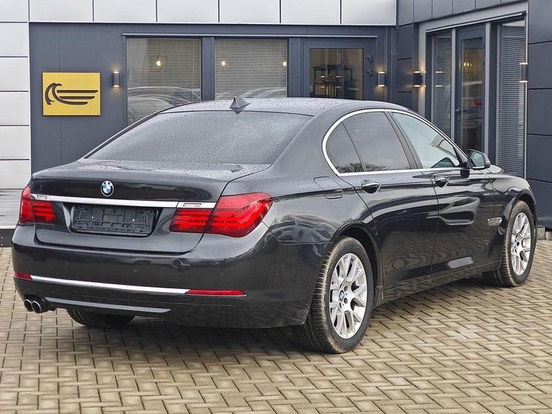 Gebraucht BMW 730 258 PS (189 kW) 2015 Grau Limousine