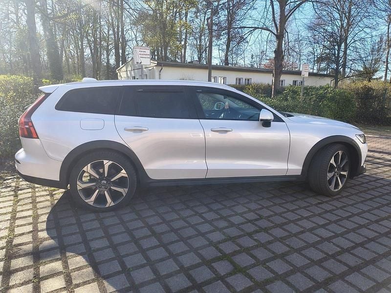 Occasion Volvo V60 CC 197 ch (144 kW) 2021 Blanc Break