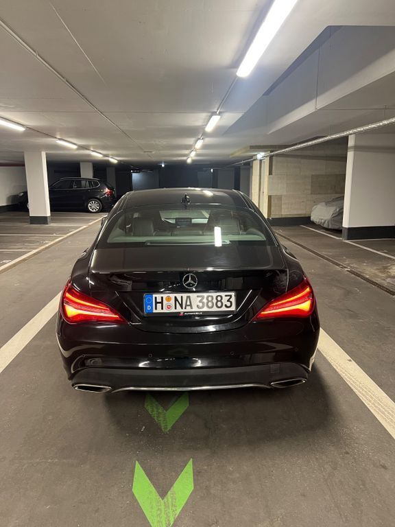 Schwarz Gebraucht 2016 Mercedes CLA220 Limousine | 13.400 € (Guter Preis) - Bild 1/4