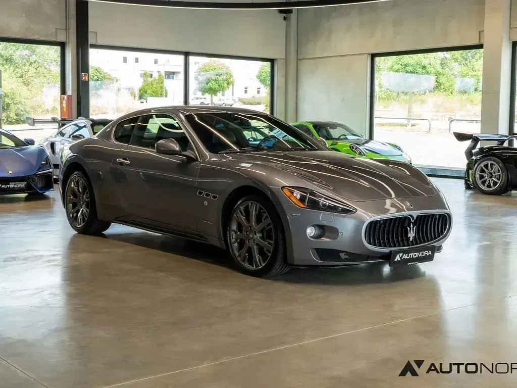 Gebraucht Maserati Granturismo 441 PS (324 kW) 2010 Grau Coupé