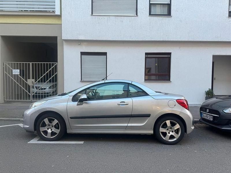 Silber Gebraucht 2008 Peugeot 207 CC Sport Cabrio | 4.600 € (Fairer Preis) - Bild 1/4