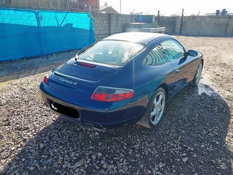 Blau Gebraucht 1999 Porsche 911 Carrera 4 Coupé | 19.900 € - Bild 1/4