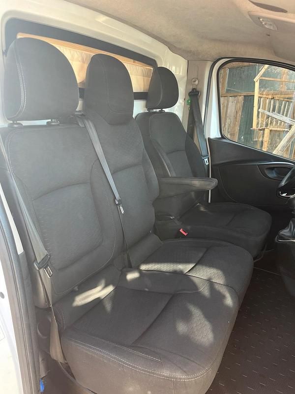 Gebraucht Opel Vivaro 120 PS (88 kW) 2016 Weiß Van / Kleinbus