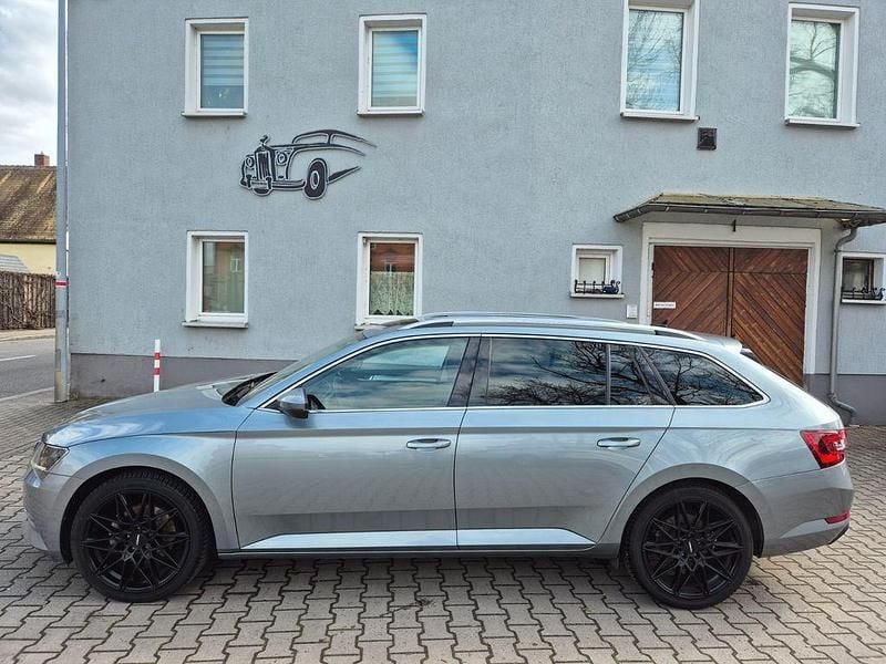 Gebraucht Skoda Superb Ambition 150 PS (110 kW) 2019 Grau Kombi