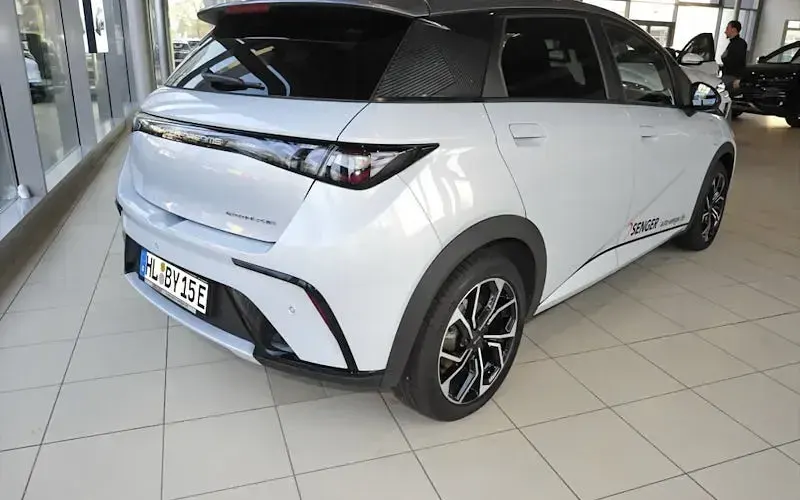 Brugt BYD Dolphin Design 150 kW (204 HK) 2024 Hvid Hatchback
