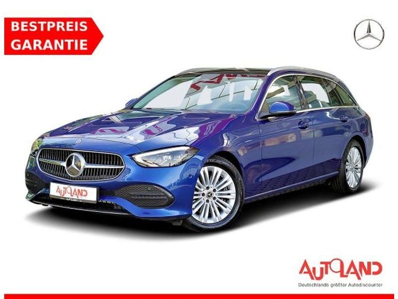 Spektralblau metallic (metallic) Gebraucht 2022 Mercedes C220 Avantgarde Kombi | 35.950 € (Fairer Preis) - Bild 1/4