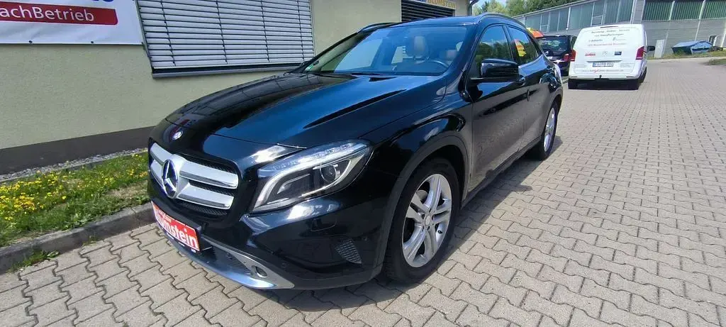 Gebraucht Mercedes GLA180 122 PS (89 kW) 2015 Schwarz SUV