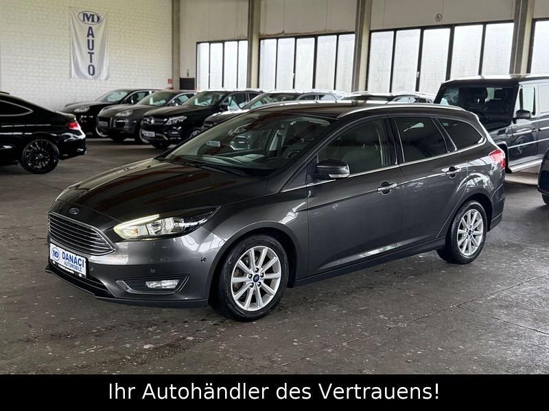 Gebraucht Ford Focus Titanium 125 PS (91 kW) 2018 Grau Kombi
