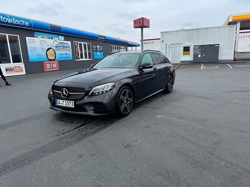 Grau Gebraucht 2020 Mercedes C220 AMG Kombi | 16.999 € (Fairer Preis) - Bild 1/4