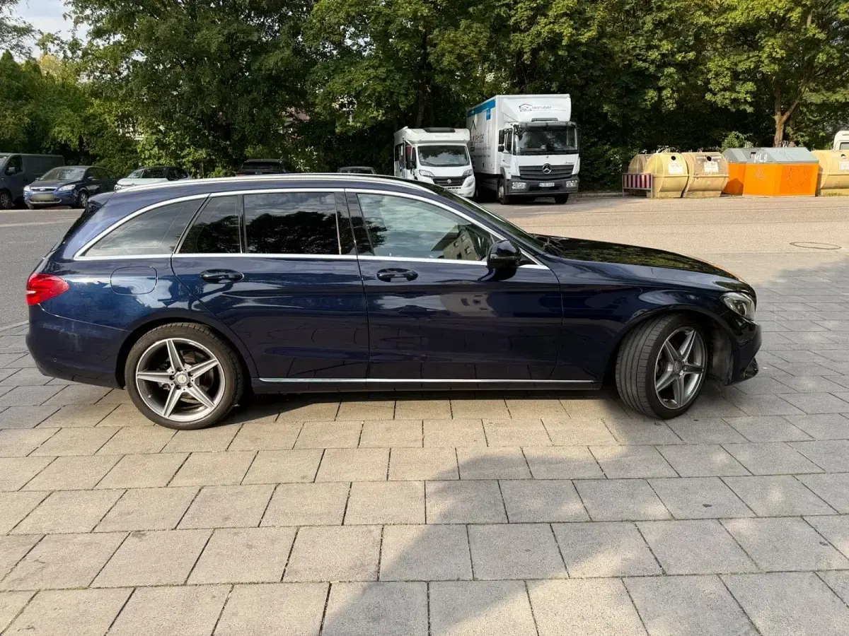 Gebraucht Mercedes C220 Avantgarde 170 PS (125 kW) 2015 Blau Limousine