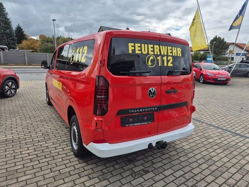 Neu VW Transporter 150 PS (110 kW) 2025 Rot Van