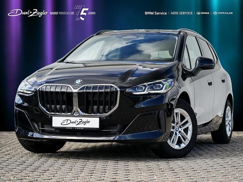 Saphirschwarzmetallic Gebraucht 2025 BMW 220 Active Tourer Luxury Line Van / Kleinbus | 29.990 € (Guter Preis) - Bild 1/4