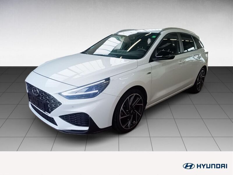 Weiß Gebraucht 2024 Hyundai i30 N Line Limousine | 25.280 € (Fairer Preis) - Bild 1/4