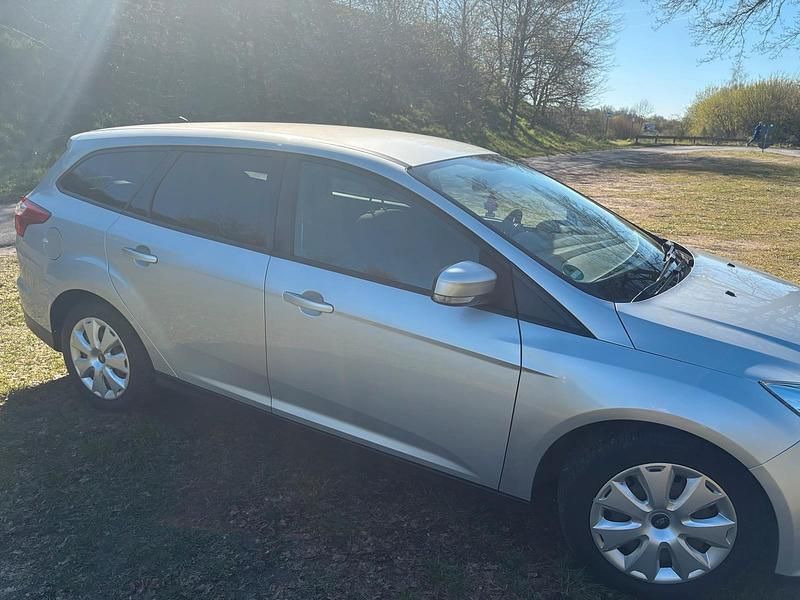 Gebraucht Ford Focus 95 PS (69 kW) 2012 Silber Cabrio