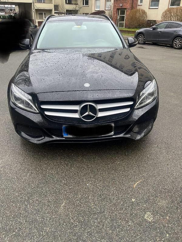 Schwarz Gebraucht 2016 Mercedes C200 Kombi | 10.950 € (Superpreis) - Bild 1/4