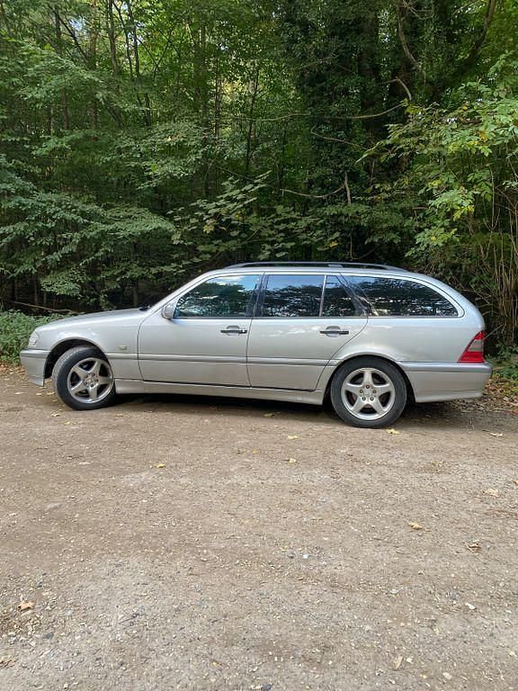 Silber Gebraucht 2000 Mercedes C180 Elegance Limousine | 1.300 € (Superpreis) - Bild 1/4