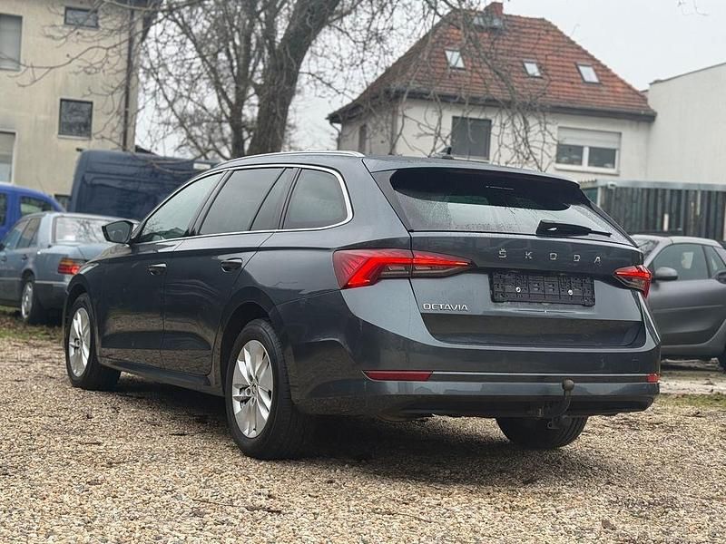 Gebraucht Skoda Octavia Ambition 116 PS (85 kW) 2021 Grau Kombi