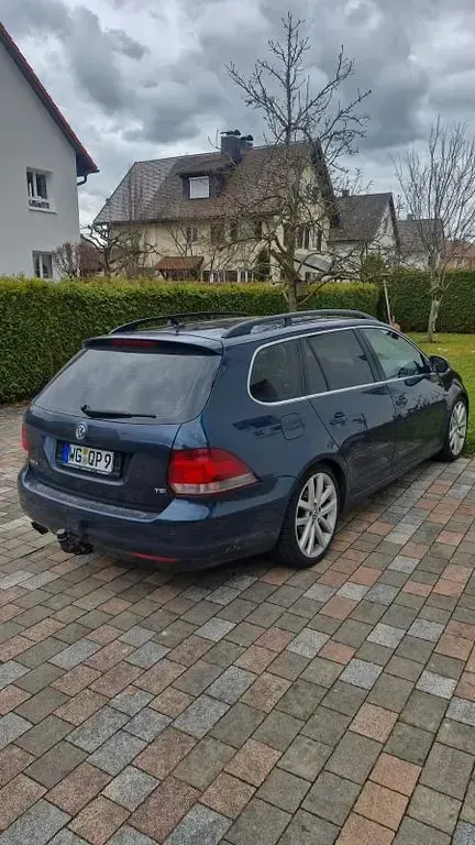 Gebraucht VW Golf VI Comfortline 122 PS (89 kW) 2011 Blau Kleinwagen
