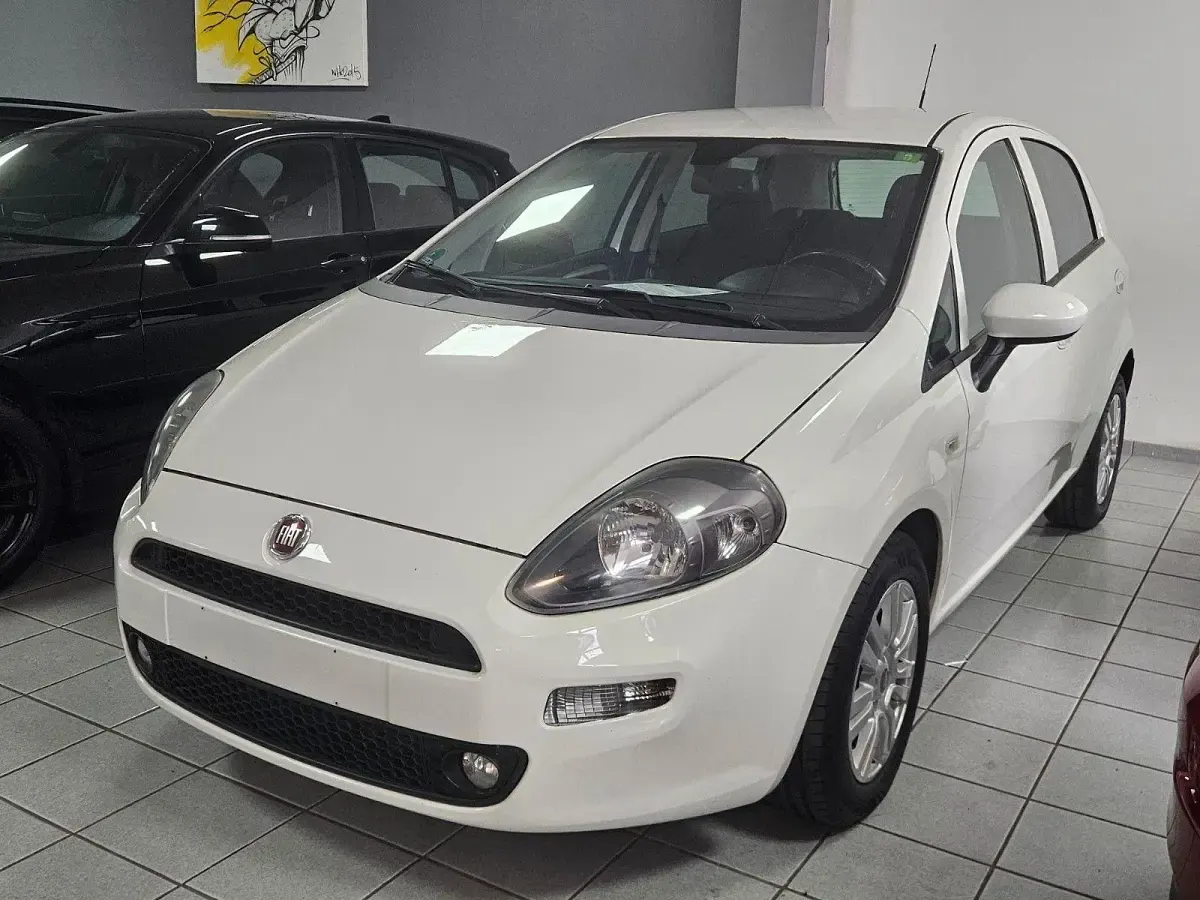 Gebraucht Fiat Punto Lounge 105 PS (77 kW) 2017 Weiß Kleinwagen