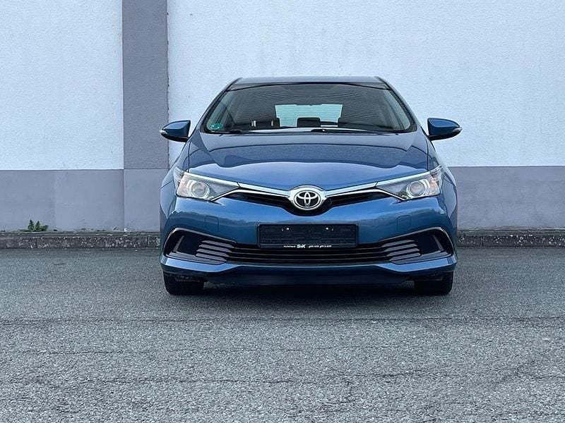 Gebraucht Toyota Auris Cool 99 PS (72 kW) 2017 Blau Limousine