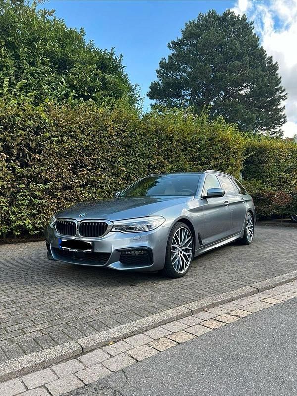 Gebraucht BMW 540 Performance 340 PS (250 kW) 2019 Grau Kombi