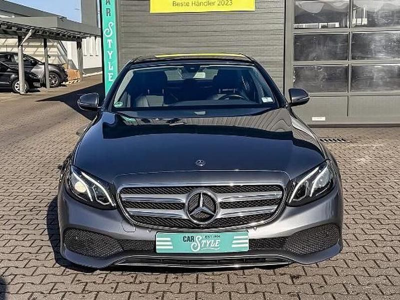 Gebraucht Mercedes E200 Avantgarde 150 PS (110 kW) 2017 Grau Limousine