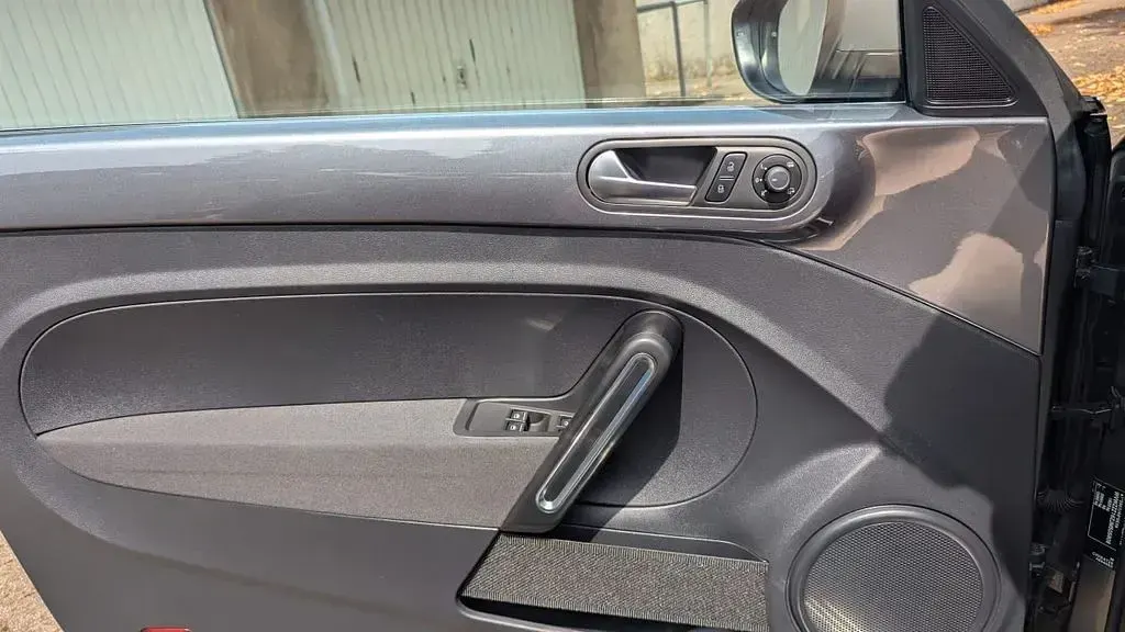 Gebraucht VW Beetle Sound 105 PS (77 kW) 2018 Grau Kleinwagen