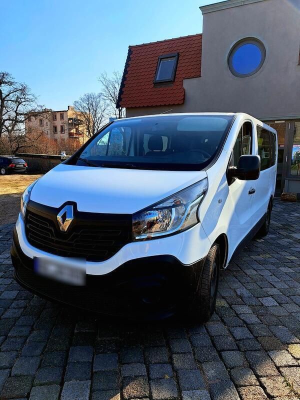 Weiß Gebraucht 2017 Renault Trafic Van | 11.700 € (Teuer) - Bild 1/4