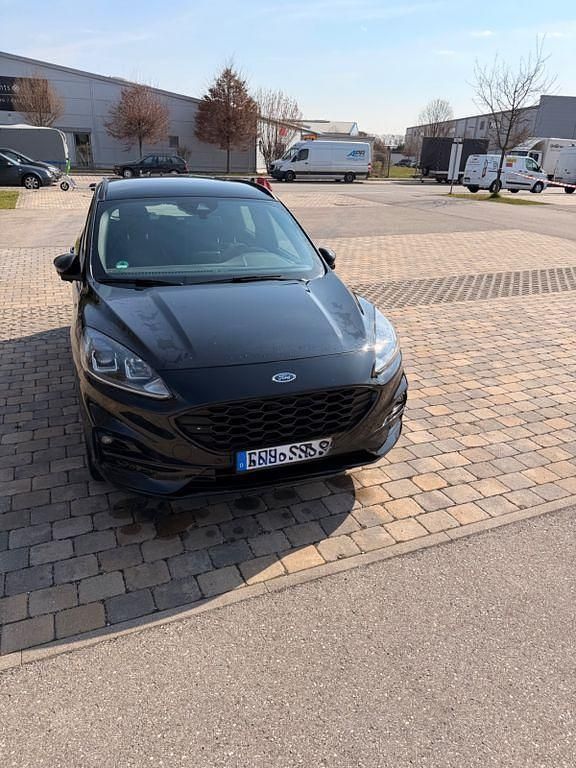 Gebraucht Ford Kuga ST-Line 150 PS (110 kW) 2020 Schwarz SUV