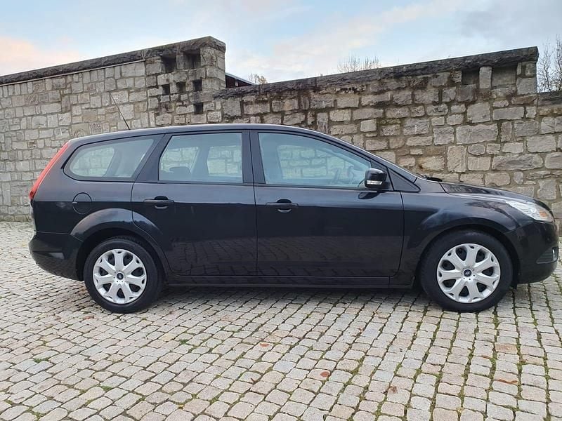 Gebraucht Ford Focus Titanium 136 PS (100 kW) 2010 Schwarz Kombi