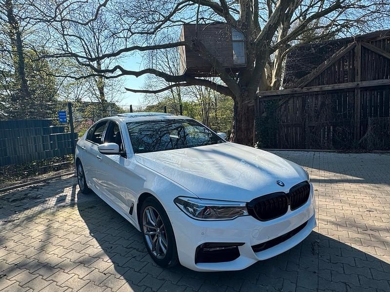 Weiß Gebraucht 2017 BMW 540 M Sport Limousine | 29.000 € (Guter Preis) - Bild 1/4