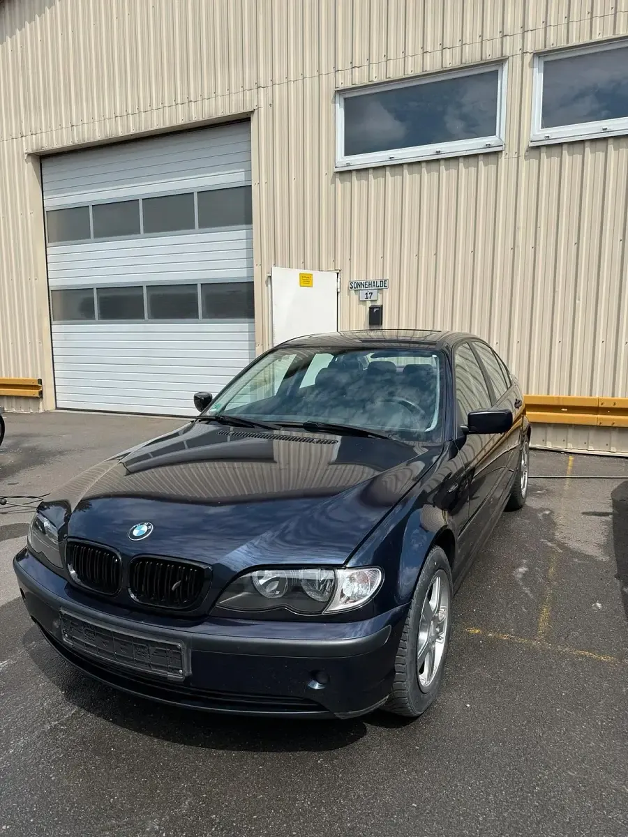 Gebraucht BMW 318 M Sport 143 PS (105 kW) 2004 Blau Limousine
