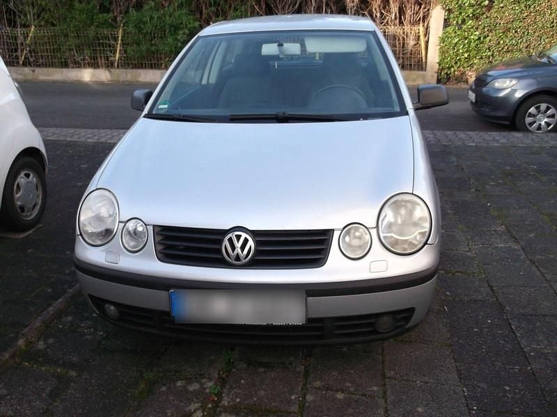 Silber Gebraucht 2002 VW Polo Highline Kleinwagen | 450 € - Bild 1/4