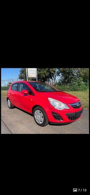 Rot Gebraucht 2012 Opel Astra Limousine | 2.599 € (Guter Preis) - Bild 1/4