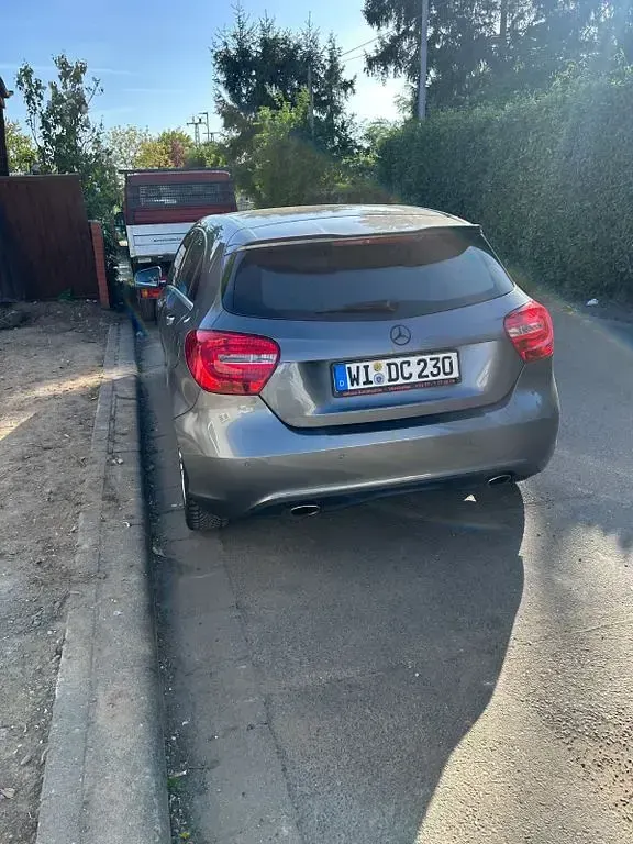 Gebraucht Mercedes A200 156 PS (114 kW) 2013 Grau Kleinwagen