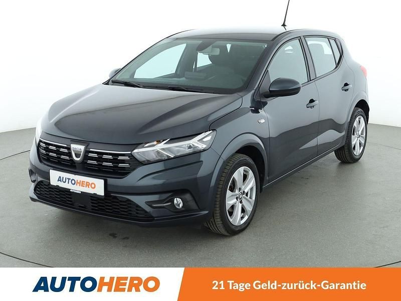 Grau Gebraucht 2021 Dacia Sandero Comfort Kleinwagen | 13.900 € (Fairer Preis) - Bild 1/3