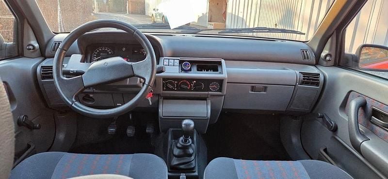 Gebraucht Renault Clio 54 PS (39 kW) 1991 Rot Limousine