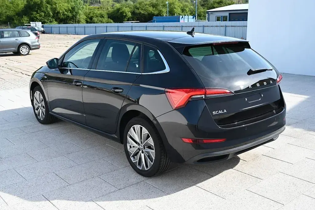 Gebraucht Skoda Scala Clever 150 PS (110 kW) 2022 Schwarz Kleinwagen